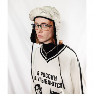 Ушанка с козырьком
